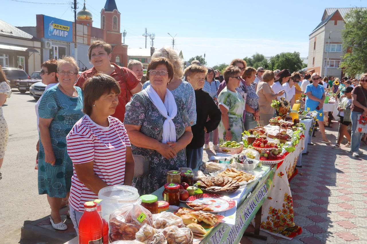 Саратовские яблоки помогли собрать помощь бойцам СВО